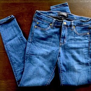 Liverpool skinny jeans with tapered leg size 29